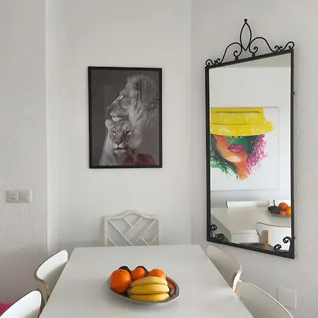 Sea View Apartment *