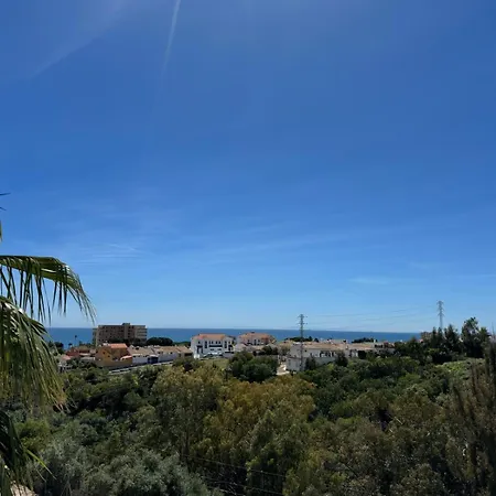 Sea View Apartment *